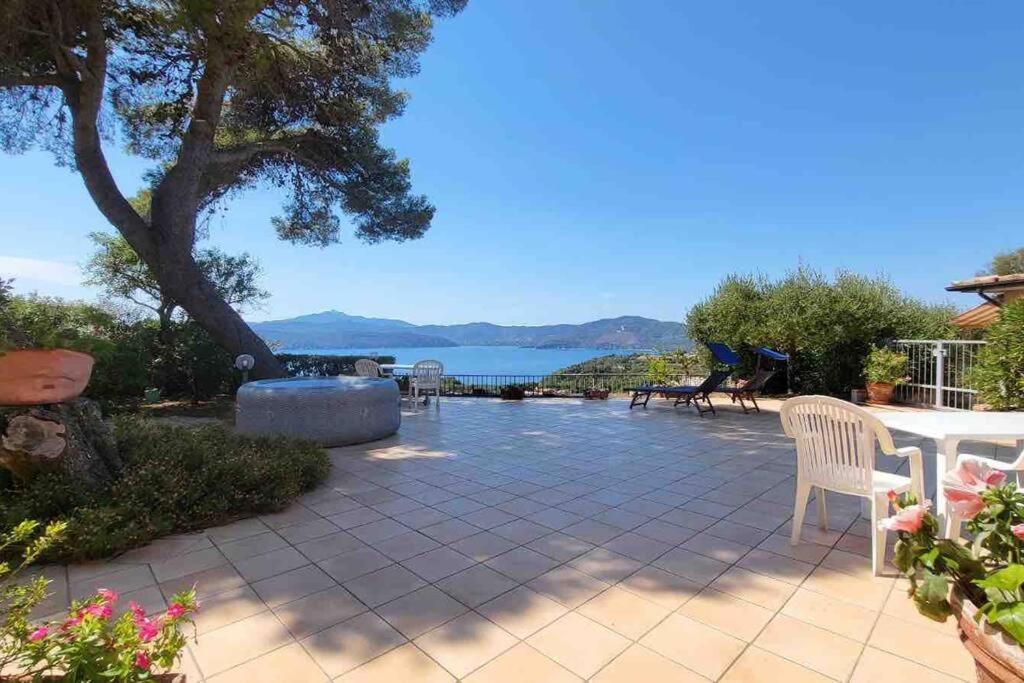 Villa Mit Whirlpool Und Phantastischer Aussicht Capoliveri  Exteriör bild