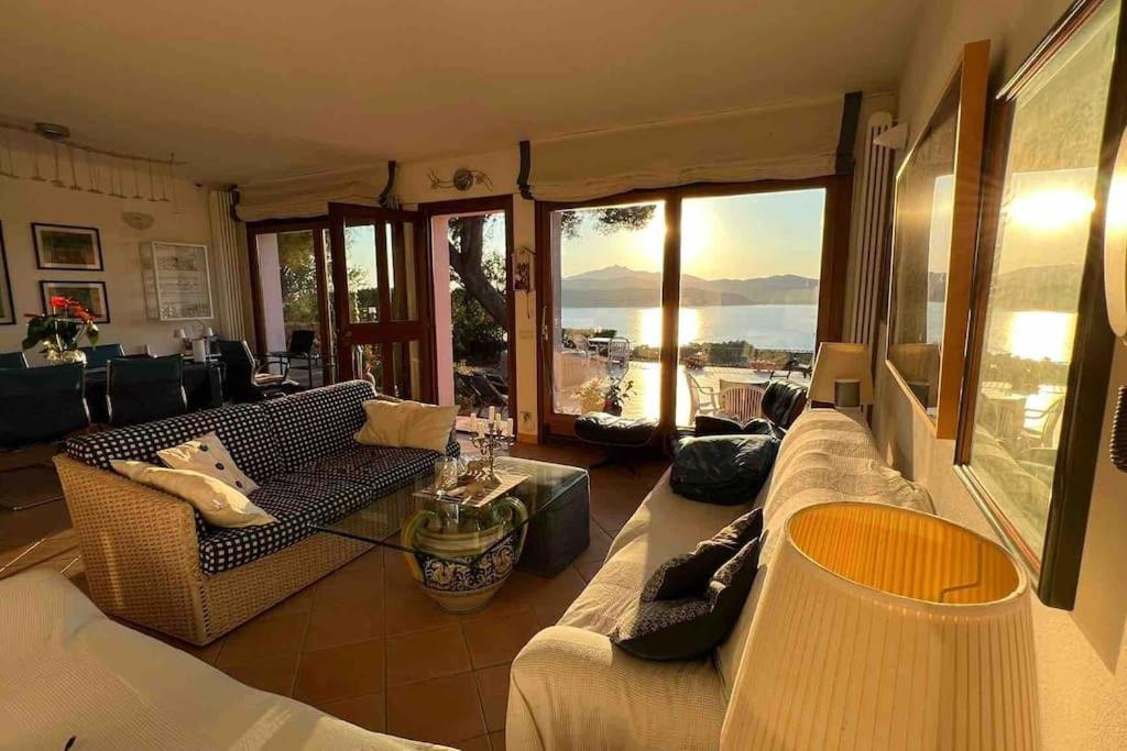 Villa Mit Whirlpool Und Phantastischer Aussicht Capoliveri  Exteriör bild