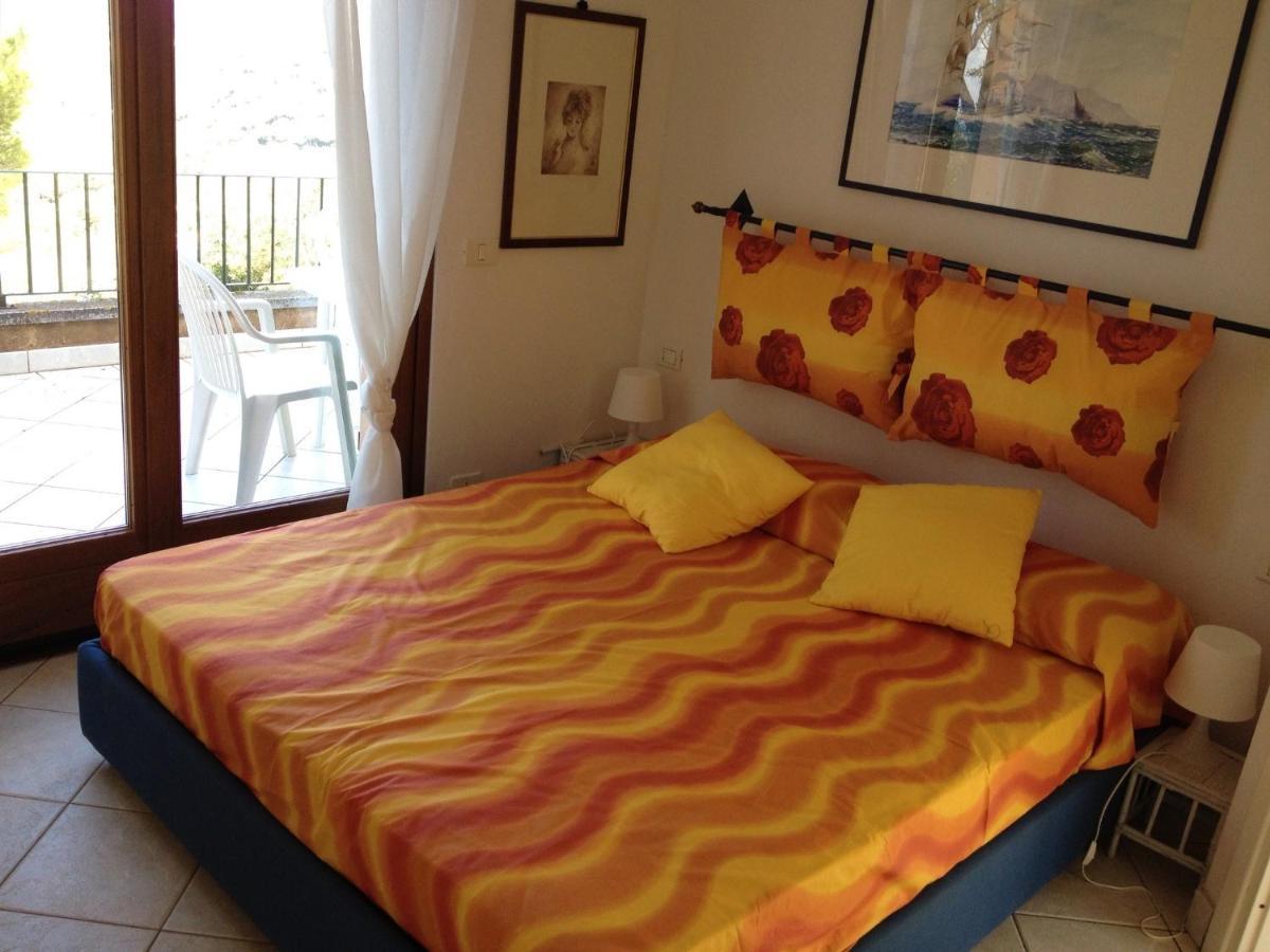 Villa Mit Whirlpool Und Phantastischer Aussicht Capoliveri  Exteriör bild