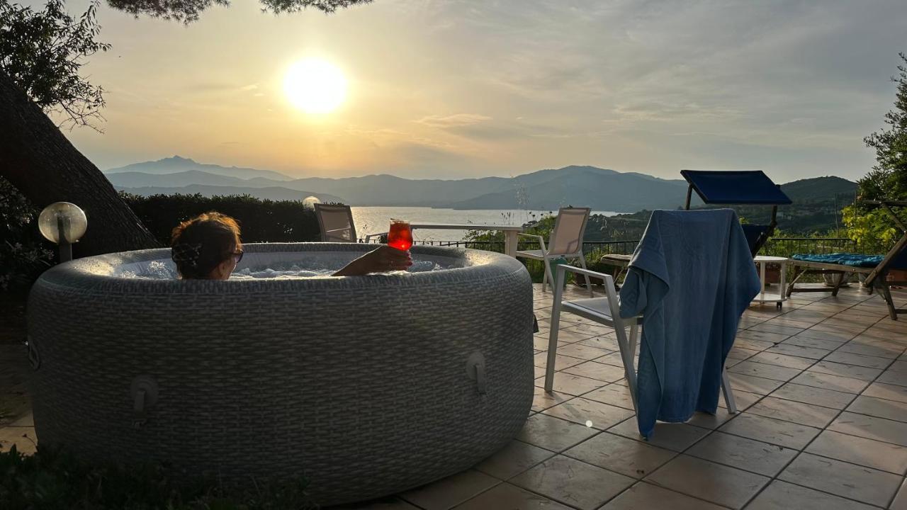 Villa Mit Whirlpool Und Phantastischer Aussicht Capoliveri  Exteriör bild